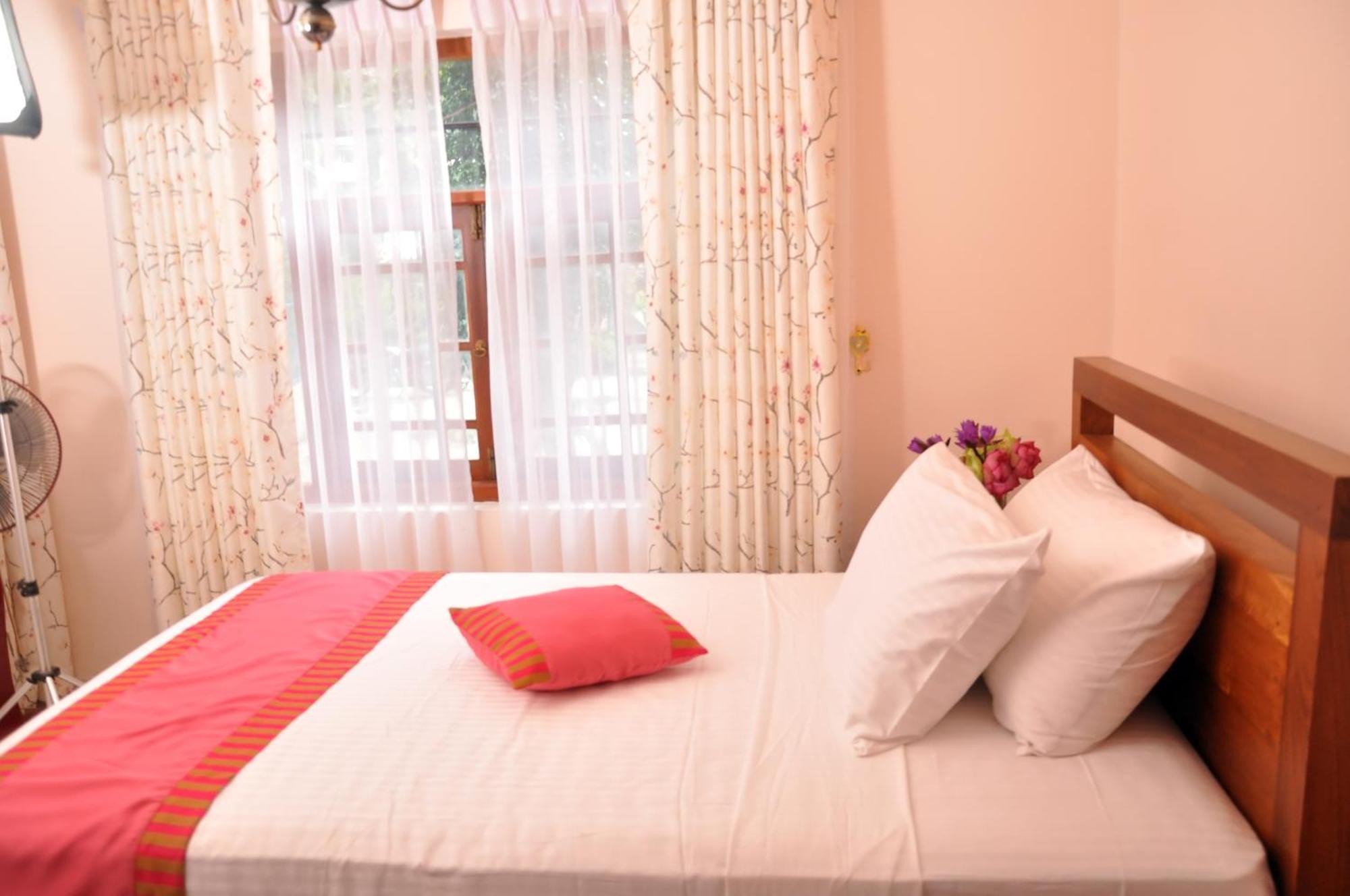 Sobaya Hotel Kandy Exterior photo
